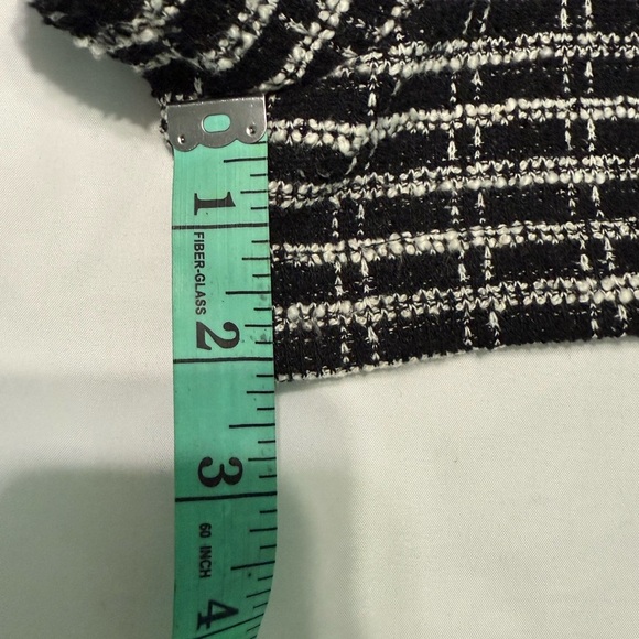 MANGO
Women's Pocket Detail Short Tweed Jumpsuit Size Medium - Picture 11 of 15